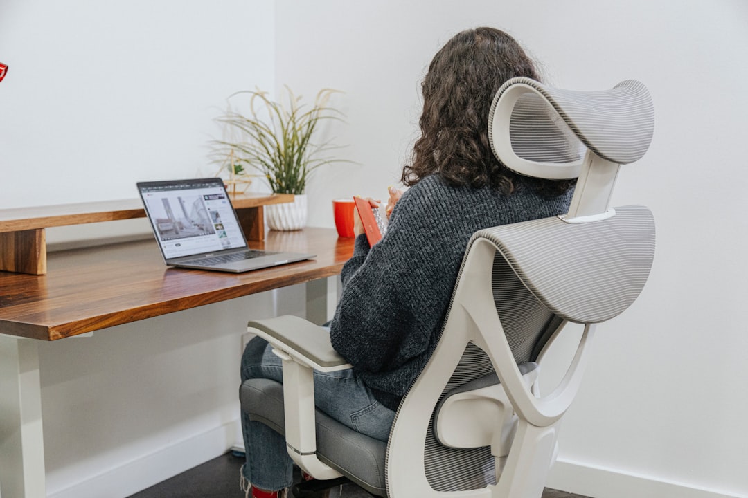 Arthritis-Friendly Desk Setup: Ergonomic Solutions for Women 55+